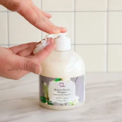 Glossy Locks Moisture Drench Shampoo